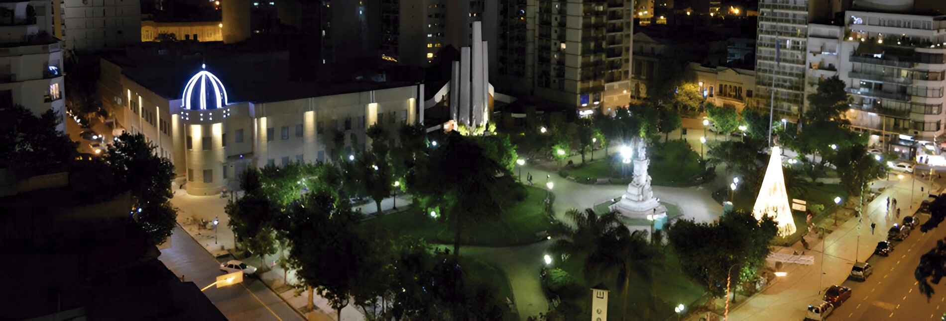 Vista aérea de Plaza Adolfo Alsina en Avellaneda, también conocida como Plaza Alsina
